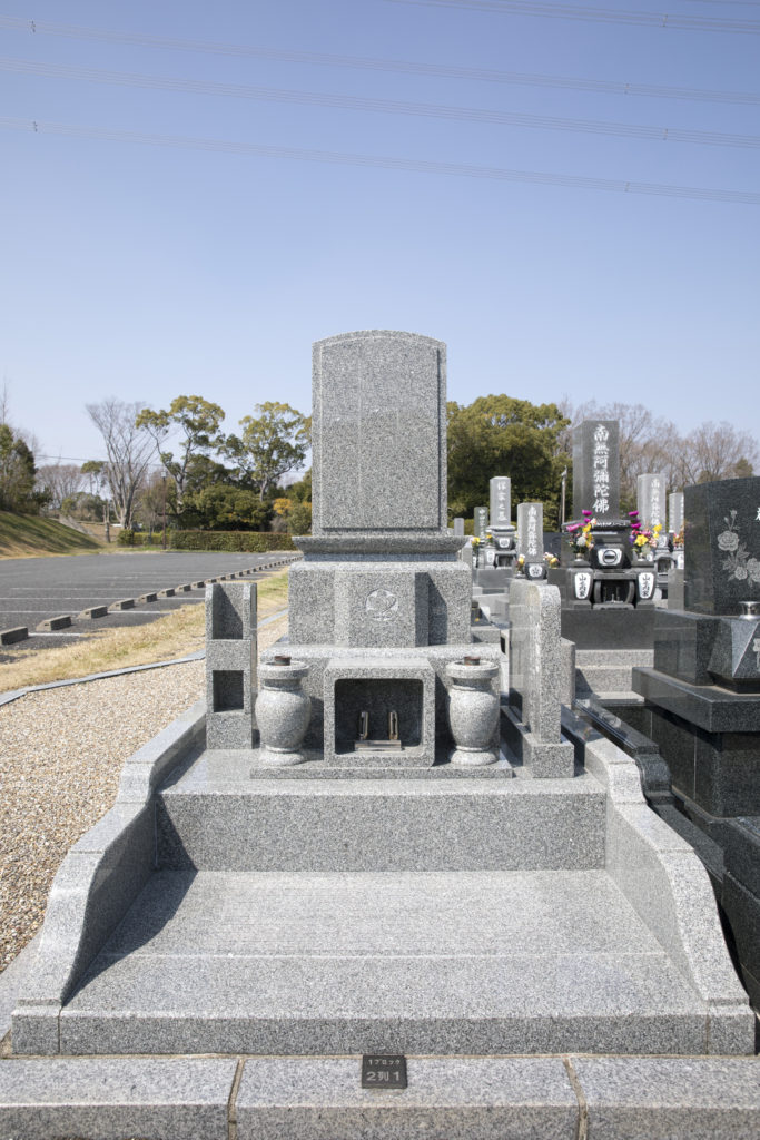 和風と洋風を合体 豊田市 みよし市 東郷町でお墓 墓石のことなら お墓の建て方相談室 みよしお墓店へ